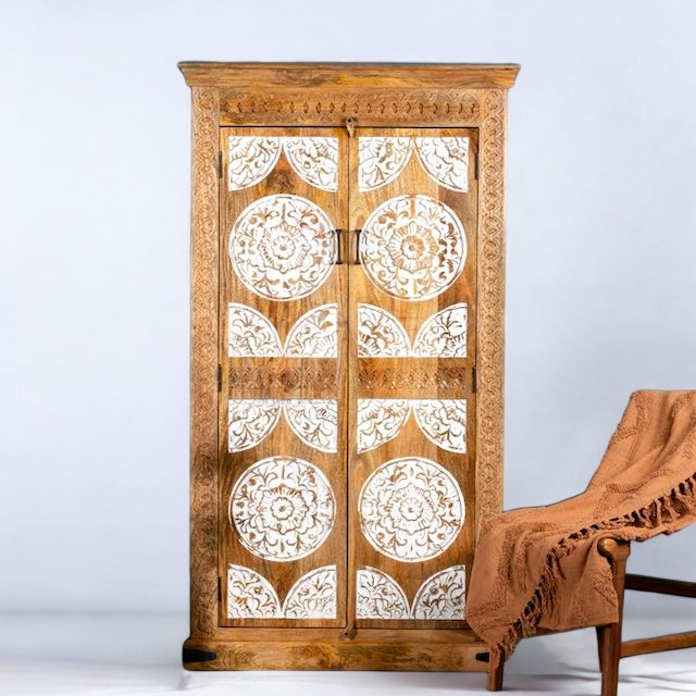 Space-saving 2 door wardrobe for smaller rooms

