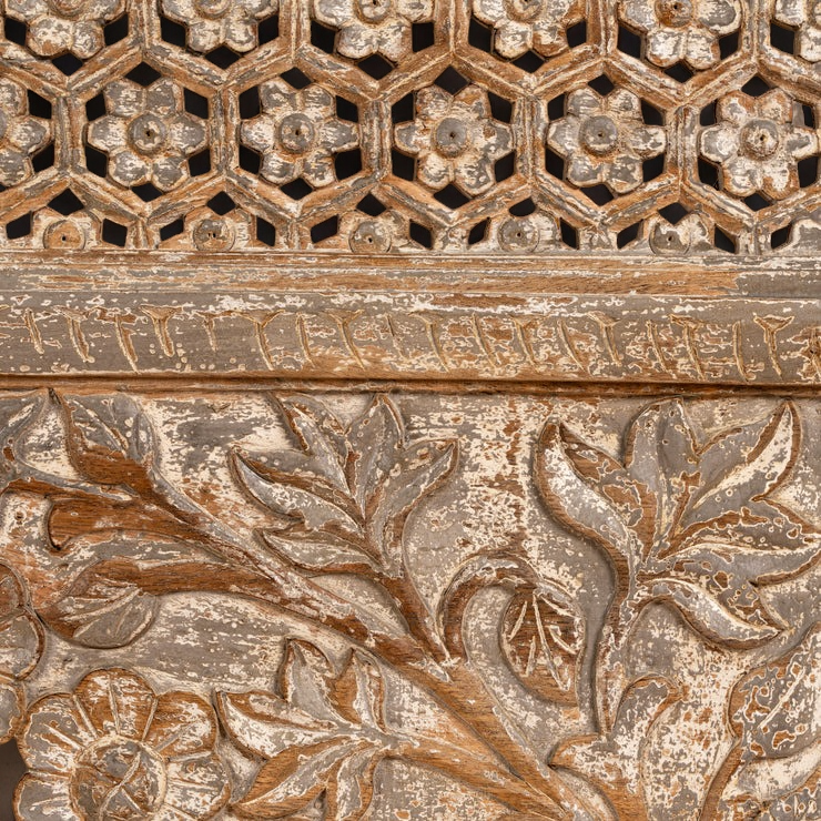 Impress guests with an elegant entrance console table, perfect for foyers or hallways.

