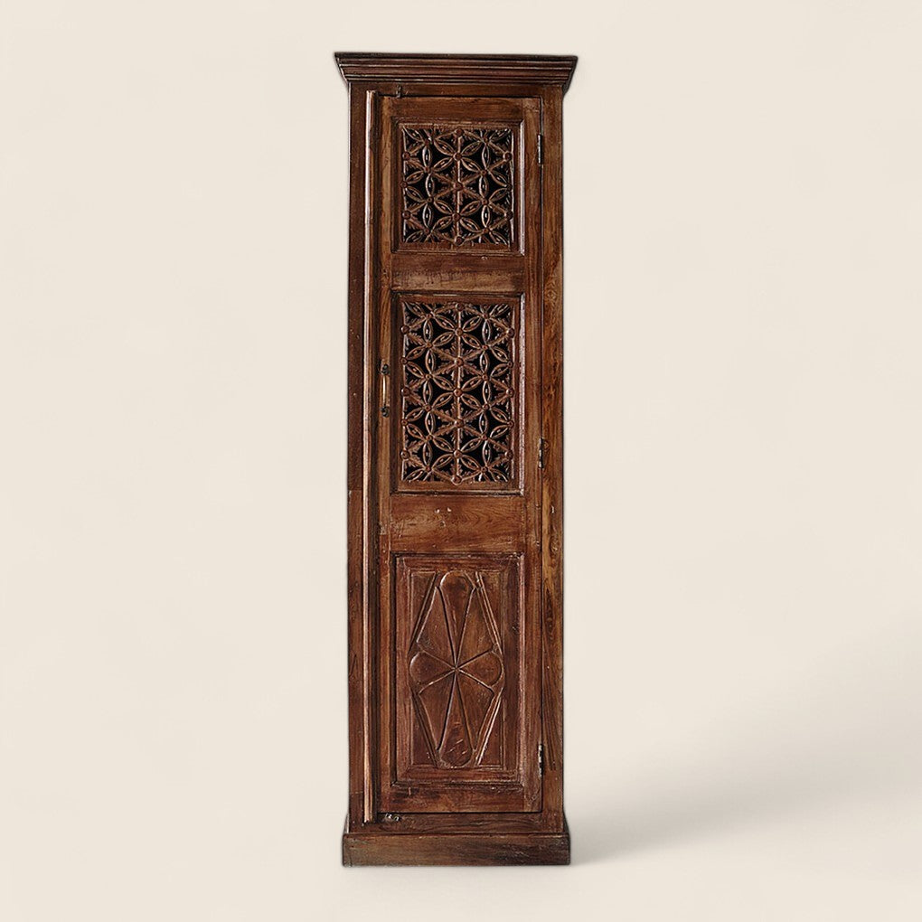 Beautiful one door single wardrobe with a clean, modern design perfect for any bedroom.
