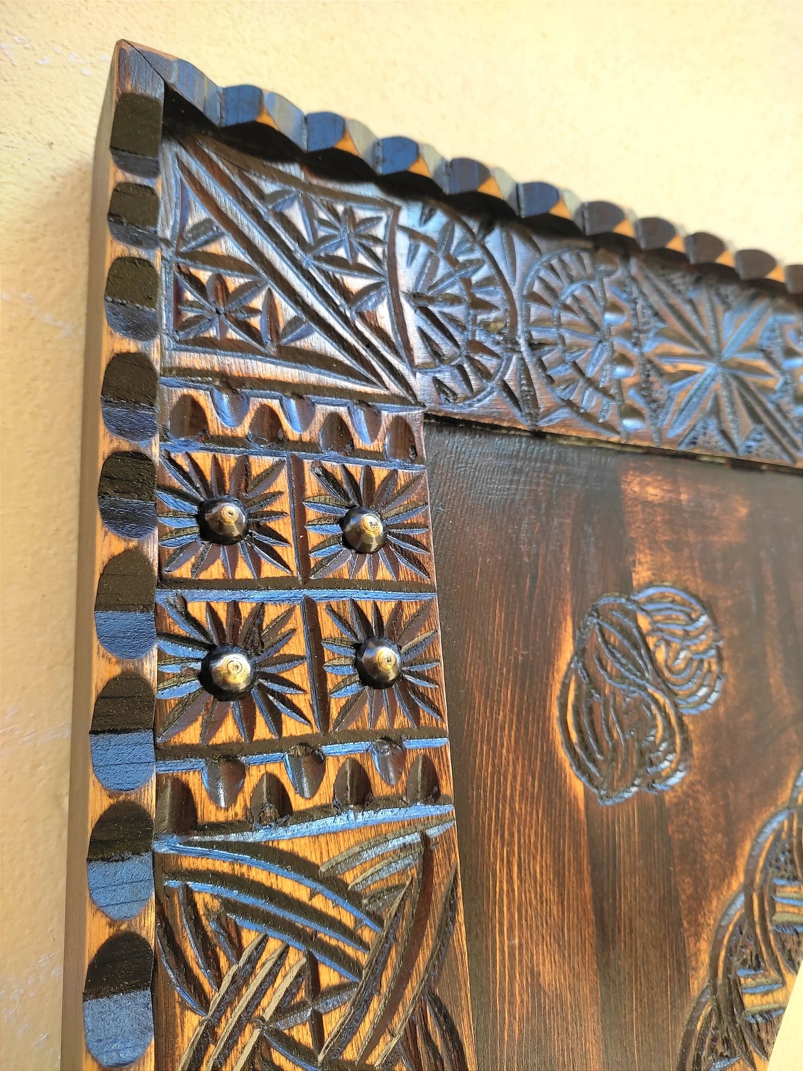 Moroccan Vintage Hand-Carved Wooden Wall Mirror – 80x50 cm, Farmhouse & Antique Decor by Living Furn India